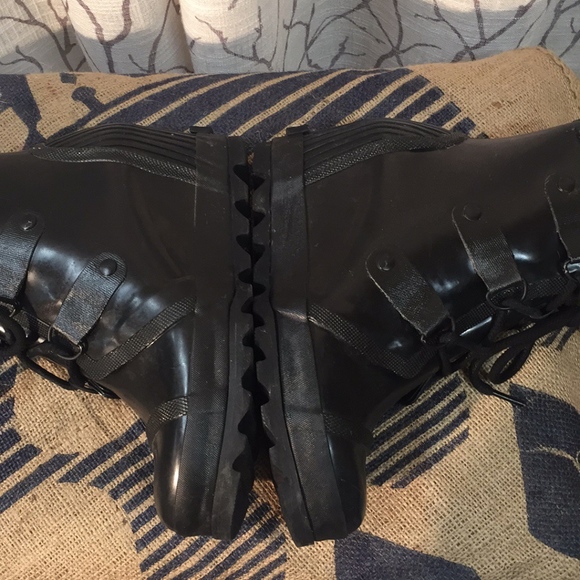 Sorel water proof wedge boots - Picture 4 of 7